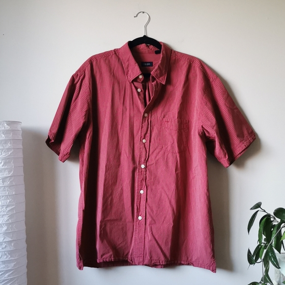 Men's Izod Button-Down Short Sleeve Shirt - Picture 3 of 6